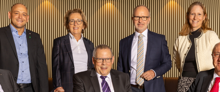 Der Hochschulrat: (H.v.l.) Sandro Wasserfallen (SVP), Katrin Glaus (SP), Stefan Kölliker (SVP), Martina Bossart (Die Mitte), (v.v.l) Rolf Cristuzzi (Die Mitte), Heinz Habegger (SVP), Thomas Rüegg (FDP).