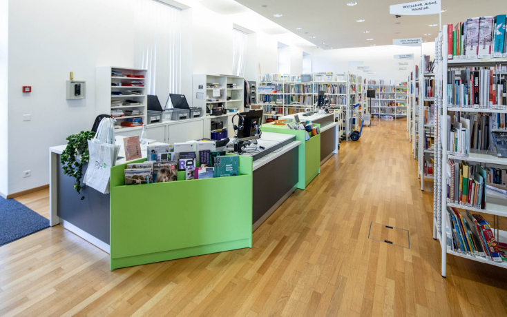 Thekenarbeitsplätze der Mediathek Stella Maris